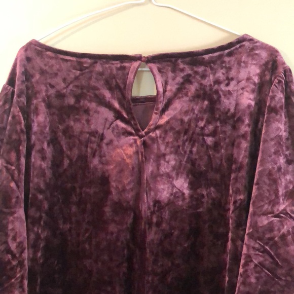 Plum faux crush velvet top - Picture 5 of 6